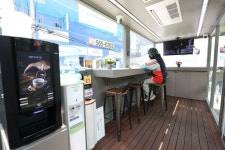 강남구, 폭염 속 이동노동자 얼음생수 1만병 나눔