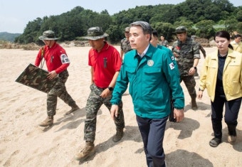 前 해병대 수사단장 측, 국방부가 혐의 뺀 1사단장 고발