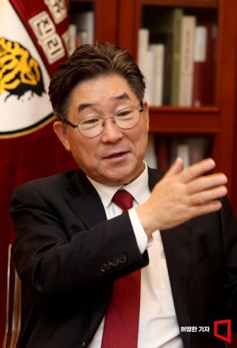 [인터뷰]김동원 고려대 총장 