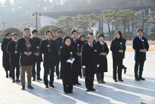 광주 서구의원들, 국립5·18민주묘지 참배