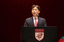 챗GPT로 졸업축사한 SK하이닉스 대표…AI시대 변화 파도에 잘 올라타야