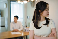 남친처럼 키 작은 애 싫다는 예비신부, 정자은행 아니면 입양한다는데