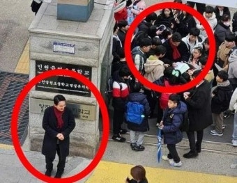 등굣길 유세 이천수에만 북적북적…원희룡 