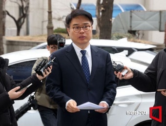 임현택 회장, 출석 1시간만에 조사 거부…경찰 