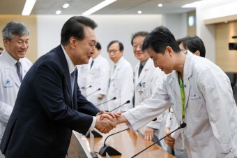 병원 찾은 尹 