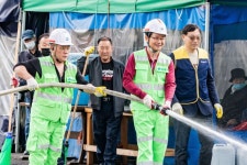 최호권 영등포구청장, 봄맞이 거리 물청소 앞장