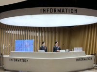 [써보니]백화점에 설치된 AI 번역기…영어 질문에 한국어로 답해요