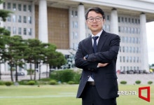 [22대 샛별](21)금융노조위원장 출신 박홍배 1호 법안은 주4일제