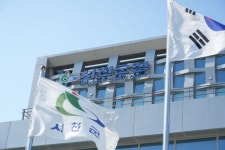 군수 비위 의혹에 상급자 갑질까지...바람 잘 날 없는 서천군청