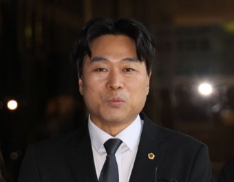檢, '김정숙 여사 고발' 이종배 시의원 고발인 조사