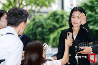 [포토] 취재진 질문 받는 이진숙 후보자
