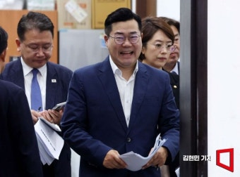[포토] 최고위 참석하는 박찬대 직무대행