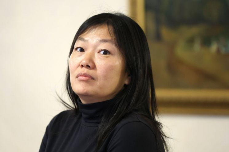 러시아 최고 부자 여성 김 와일드베리스, 남편과의 이혼 사태로 사회 떠들썩 총격전까지 벌여