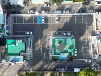 주택 2채 둘러싼 창원 명서시장 공영주차장 … 주민대책위 “고립 이유 밝히고 문제 해결하라”