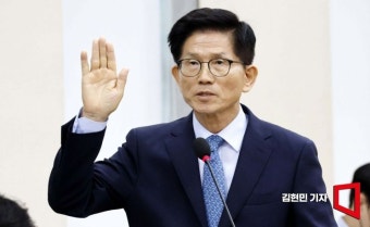 [포토] 선서하는 김문수 고용노동부 장관 후보자