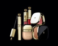 집에선 올리브영 써도 밖에선 디올…불황에도 잘나가는 명품 화장품[럭셔리월드]