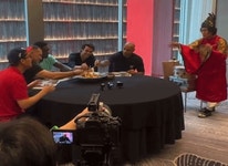 비빔밥 좋아한다던 앙리…비빔 대왕 지휘 맞춰 비빔밥 비벼