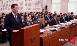 [포토] 내년도 예산안 제안설명 준비하는 박성재 법무장관
