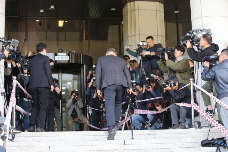명태균, 공천 개입 의혹 조사 속에 13시간 진술