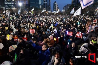 윤석열 대통령 탄핵 찬반 집회, 전국적으로 대규모 인파 참여로 관심↑
