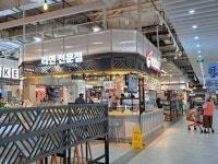 인니 마트서 떡볶이·김밥 먹는다…K-푸드 열풍에 수출 45% '껑충'