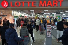 [르포]6년 만에 마트 열었다…우르르 오픈런 롯데마트, 강동구 첫 깃발