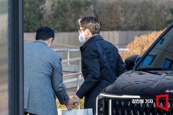 [포토] 윤 대통령 변호인단, 오동운 공수처장 내란 혐의 고발