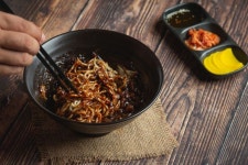 잘못 배달한 간짜장·탕수육…그냥 드세요 했더니 1만원 받으세요