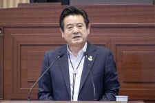 이칠구 경북도의원 포항 영일만대교 건설사업 4553억 확보해놓고 2년동안 착공못해
