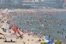 길어진 여름·인명사고 위험 해운대, 올해 9월까지 개장