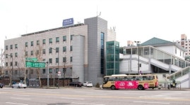 서빙고역 철도 건널목서 KTX-승용차 충돌…인명피해 無