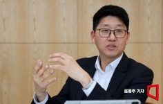 [최고기술자에게 듣는다]⑨김성진 한국앤컴퍼니 전무 타이어 제조·피드백도 AI로…DX 선두
