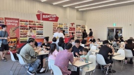 봄나들이 특수 한강 편의점…CU, 즉석라면 매출 286% 껑충