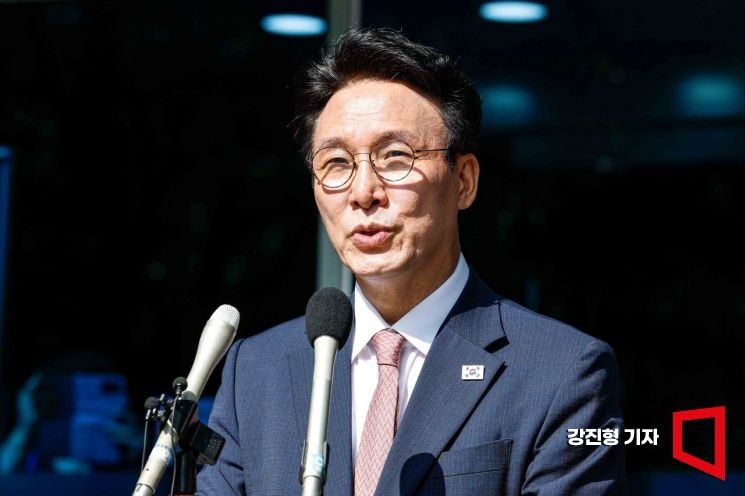 김민석 후보, 제2 IMF와 같은 어려운 상황 속 민생과 통합 중요시 청문회 준비 나서