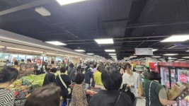 [르포]4년 만에 문 연 롯데마트 구리점…첫날부터 인산인해