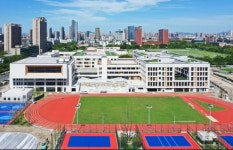 운동장서 냄새난다더니…초등학교서 코피·두통 잇달아 호소한 중국