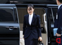 [속보] 김건희 구속영장심사 시작…밤늦게 결과 나올 듯
