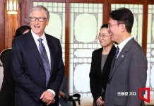 [포토] 활짝 웃는 김민석 총리와 빌게이츠 이사장
