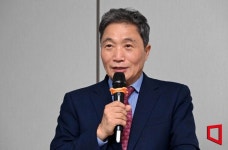 저보다 아는 게 없다…이 대통령, 尹 임명 인천공항사장 공개 질타