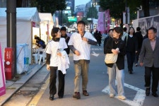 종묘 담장길 서순라길, 주말 밤 10시까지 차 없는 거리