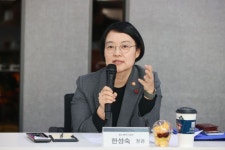 한성숙 장관 로컬에서 시작해 글로벌 기업으로 성장하는 환경 만들 것