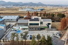 유기동물 입양 활성화 … 고성군, 유기동물 127마리 새 가족 품으로