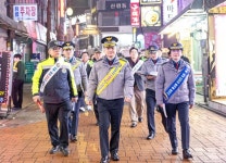 서울경찰청장, 설 앞두고 신림역 일대 '도보 점검'