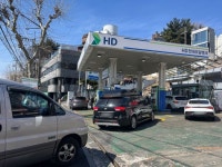 30년 만의 기름값 통제 카드…3만원만 넣고 버티자 눈치싸움 시작된 주유소[르포]