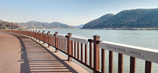 광양 망덕포구 별빛나길…봄철 문학 산책로로 주목