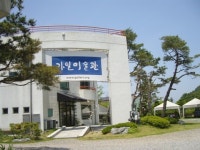 [인터뷰] 시골 미술관장 강건국의 행복어 사전