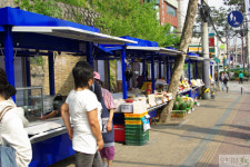 [포토] 산뜻하게 새단장한 노점의 변신