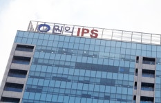 현금 쌓는 원익IPS, ‘디스플레이 장비 사업 인수’ 다시 노릴까