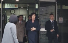[SK 이혼소송 2라운드] 6년만에 법정 대면, 최태원 회장 '묵묵부답'