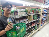 K소주 진로를 박스씩 쓸어가요···필리핀 대형마트에서 벌어진 일[현장+]
